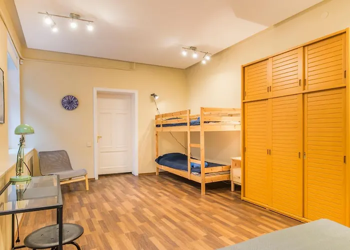 Charming Spacious 3 Bedroom In Old Town