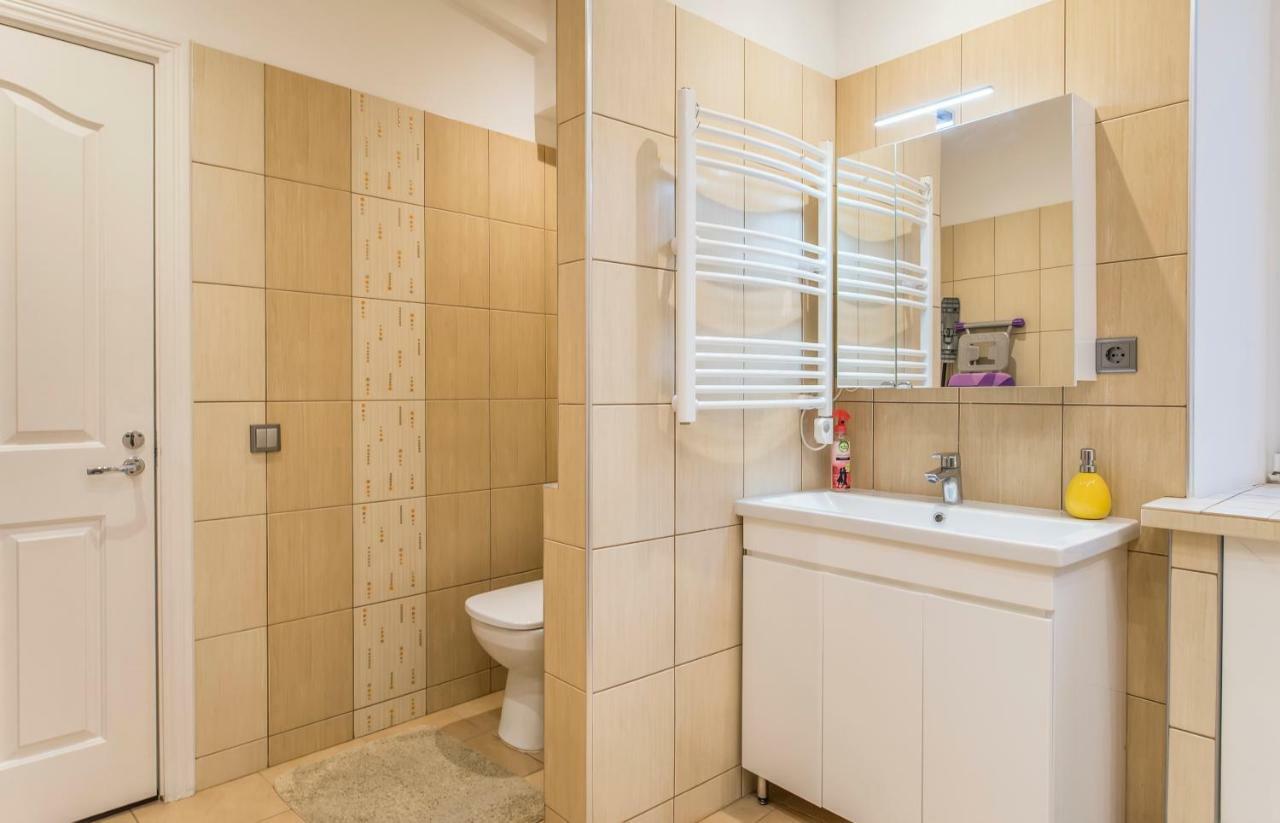 Charming Spacious 3 Bedroom In Old Town 里加