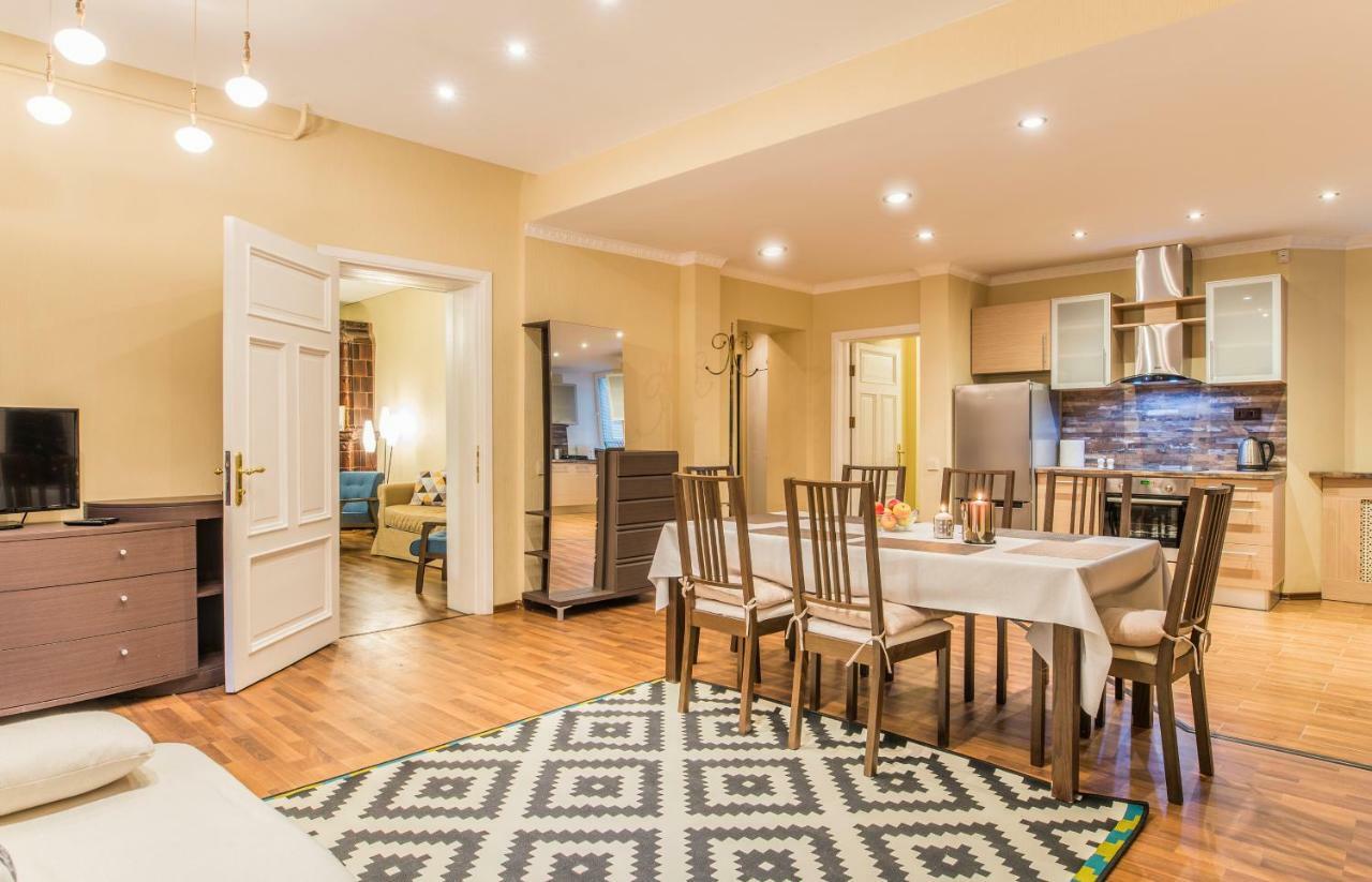 Charming Spacious 3 Bedroom In Old Town 公寓 *