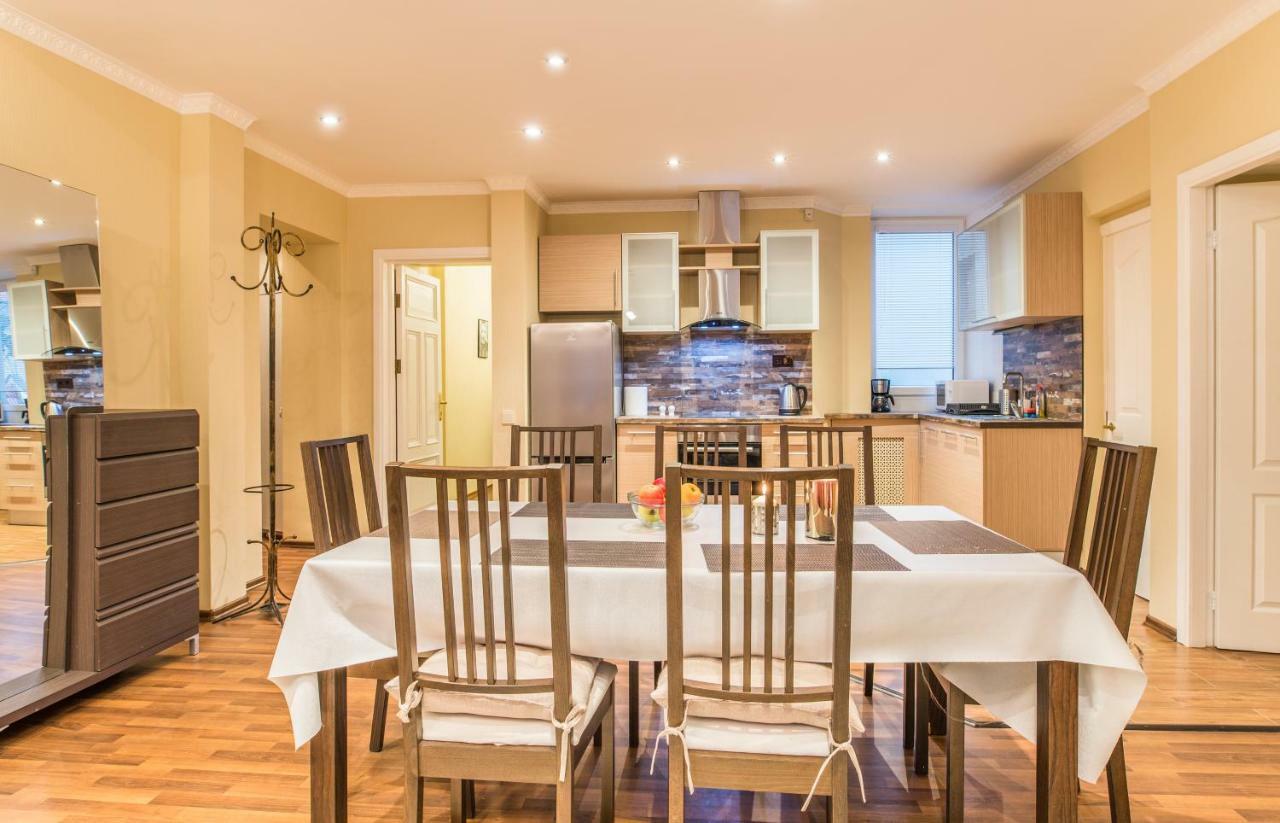Charming Spacious 3 Bedroom In Old Town 公寓