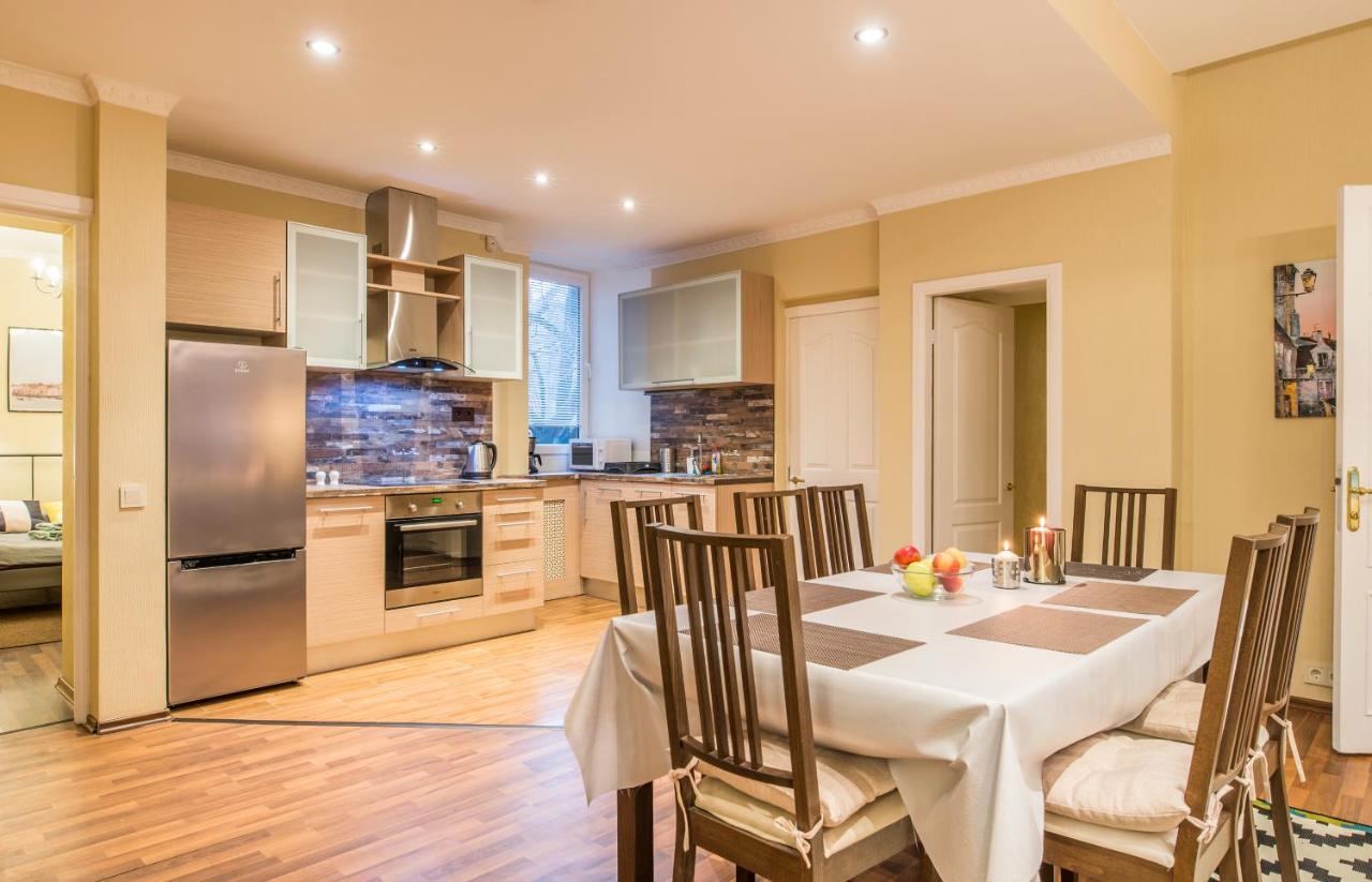 Charming Spacious 3 Bedroom In Old Town 里加